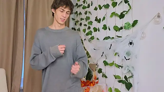 va1ora online show from October 25, 2025, 12:28 pm