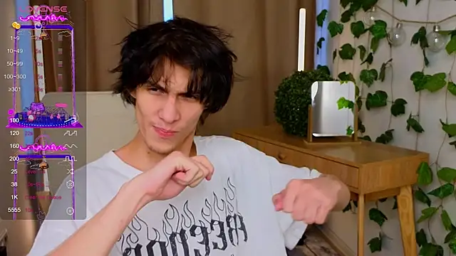 va1ora online show from September 25, 2025, 12:22 pm