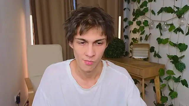 va1ora online show from October 16, 2025, 12:24 pm