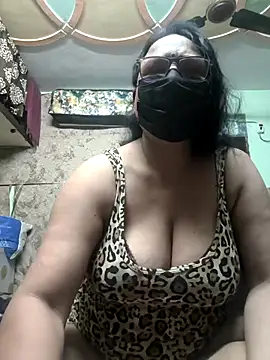 thehotlady online show from March 4, 2026, 3:14 am