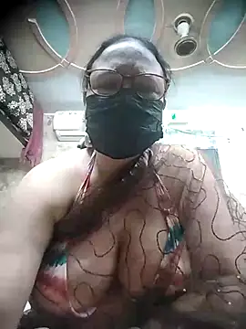 Snapshot of thehotlady chatting on October 3, 2025, 5:42 am thehotlady online show from October 3, 2025, 5:42 am