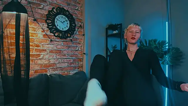 Kim Waite online show from September 27, 2025, 2:45 pm