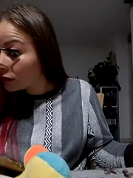 Snapshot of LaraCaliente chatting on February 1, 2026, 11:36 pm LaraCaliente online show from February 1, 2026, 11:36 pm