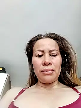 Snapshot of LaraCaliente chatting on October 20, 2025, 11:44 am LaraCaliente online show from October 20, 2025, 11:44 am