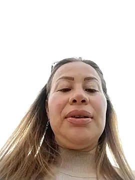 Snapshot of LaraCaliente chatting on September 16, 2025, 9:16 pm LaraCaliente online show from September 16, 2025, 9:16 pm