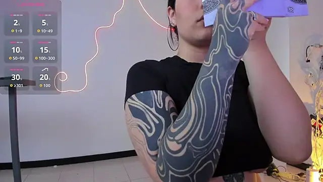 nicoblake online show from October 3, 2025, 12:06 pm