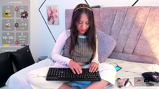 Snapshot of Julieta_Lein chatting on November 11, 2025, 11:31 pm Julieta Lein online show from November 11, 2025, 11:31 pm