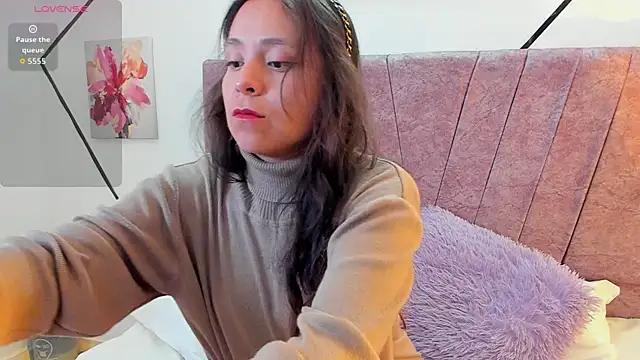 Snapshot of Julieta_Lein chatting on October 3, 2025, 11:50 pm Julieta Lein online show from October 3, 2025, 11:50 pm