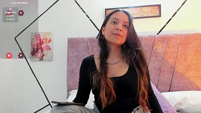 Snapshot of Julieta_Lein chatting on October 24, 2025, 11:26 pm Julieta Lein online show from October 24, 2025, 11:26 pm