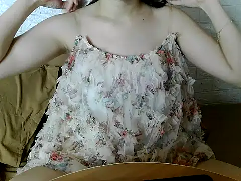 Snapshot of Mie5784 chatting on September 20, 2025, 9:47 am Mie5784 online show from September 20, 2025, 9:47 am