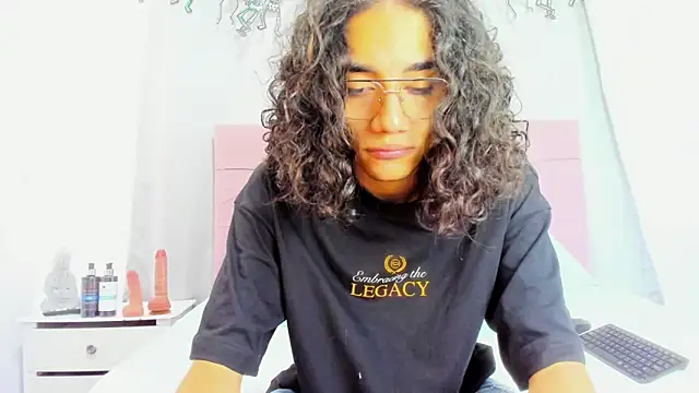 EthanBlackwoodd online show from December 19, 2025, 8:00 pm