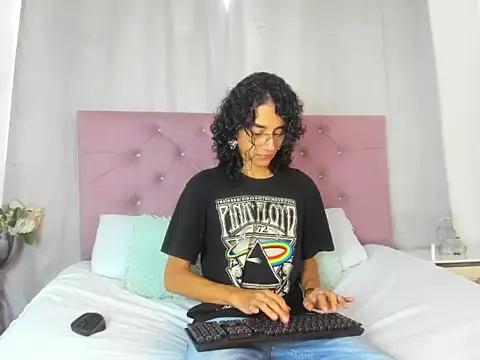 Snapshot of EthanBlackwoodd chatting on October 21, 2025, 7:46 pm EthanBlackwoodd online show from October 21, 2025, 7:46 pm