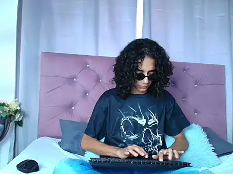 Snapshot of EthanBlackwoodd chatting on September 29, 2025, 7:41 pm EthanBlackwoodd online show from September 29, 2025, 7:41 pm