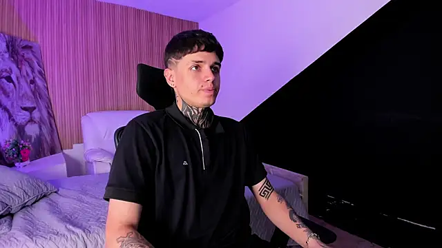 Declan-Fox online show from September 26, 2025, 3:35 am