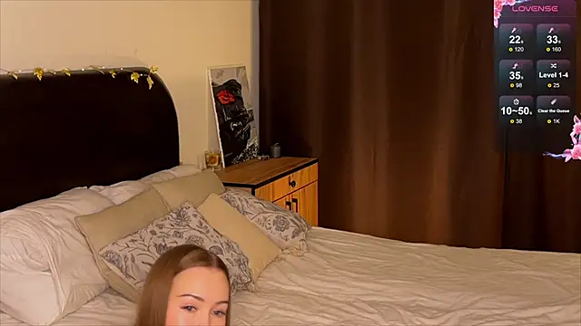 Amelia Ray  online show from November 11, 2025, 4:18 am