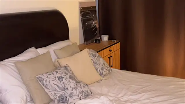 Snapshot of Amelia_Ray_ chatting on October 3, 2025, 4:14 am Amelia Ray  online show from October 3, 2025, 4:14 am