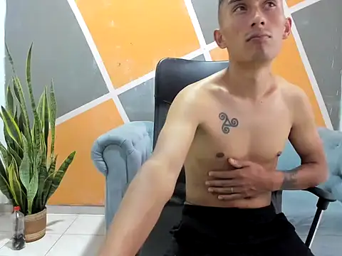 camilo pinzonn online show from November 3, 2025, 8:56 pm