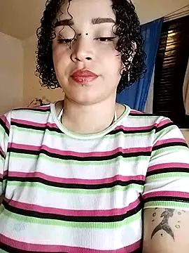 Snapshot of Julie_wallace chatting on October 28, 2025, 3:55 pm Julie wallace online show from October 28, 2025, 3:55 pm