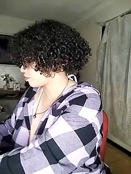 Snapshot of Julie_wallace chatting on October 5, 2025, 12:34 am Julie wallace online show from October 5, 2025, 12:34 am