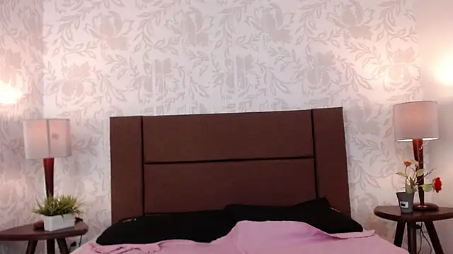 Ava Raye online show from November 24, 2025, 7:47 pm