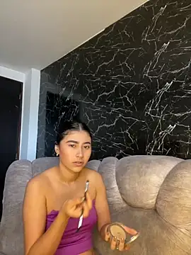 Isabella Montoya online show from September 22, 2025, 1:06 pm