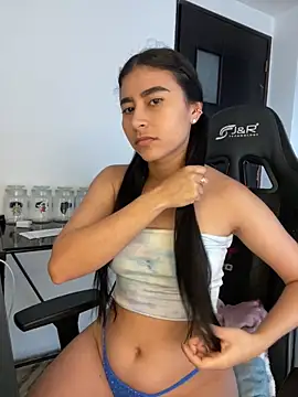 Isabella Montoya online show from September 26, 2025, 12:01 pm