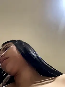 Isabella Montoya online show from October 8, 2025, 1:34 pm