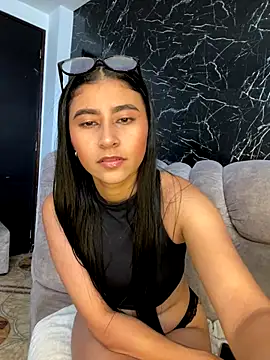 Isabella Montoya online show from September 19, 2025, 7:51 pm