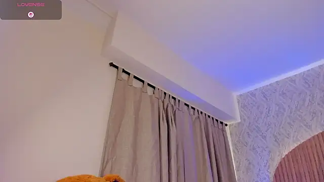 Snapshot of Sophiie_Belle chatting on September 30, 2025, 8:37 pm Sophiie Belle online show from September 30, 2025, 8:37 pm