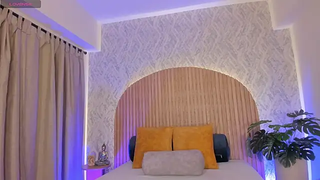 Snapshot of Sophiie_Belle chatting on September 18, 2025, 1:14 pm Sophiie Belle online show from September 18, 2025, 1:14 pm