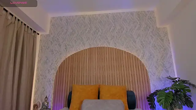 Snapshot of Sophiie_Belle chatting on October 21, 2025, 2:27 pm Sophiie Belle online show from October 21, 2025, 2:27 pm