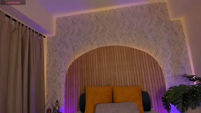 Snapshot of Sophiie_Belle chatting on October 6, 2025, 2:07 pm Sophiie Belle online show from October 6, 2025, 2:07 pm