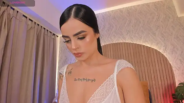 Snapshot of Sophiie_Belle chatting on September 27, 2025, 1:50 pm Sophiie Belle online show from September 27, 2025, 1:50 pm