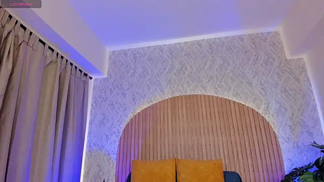 Snapshot of Sophiie_Belle chatting on October 23, 2025, 1:10 pm Sophiie Belle online show from October 23, 2025, 1:10 pm