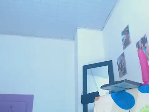 Snapshot of whitneytt chatting on October 18, 2025, 3:47 pm whitneytt online show from October 18, 2025, 3:47 pm