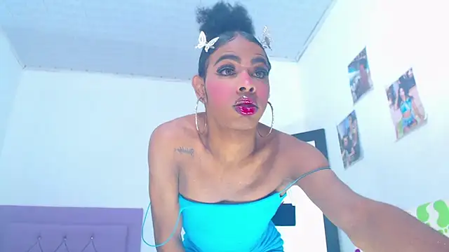 Snapshot of whitneytt chatting on October 18, 2025, 3:41 am whitneytt online show from October 18, 2025, 3:41 am