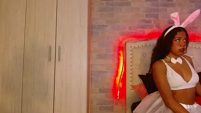 Snapshot of oliviarichard_ chatting on October 17, 2025, 8:21 pm oliviarichard online show from October 17, 2025, 8:21 pm