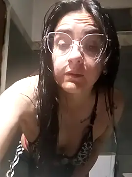 Amy luvely online show from September 12, 2025, 10:53 pm
