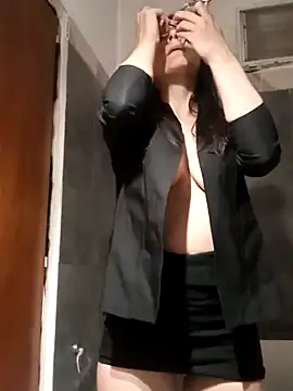 Amy luvely online show from September 15, 2025, 10:21 pm