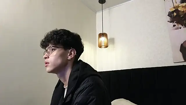 Snapshot of _ruby_red chatting on October 3, 2025, 4:47 am  ruby red online show from October 3, 2025, 4:47 am