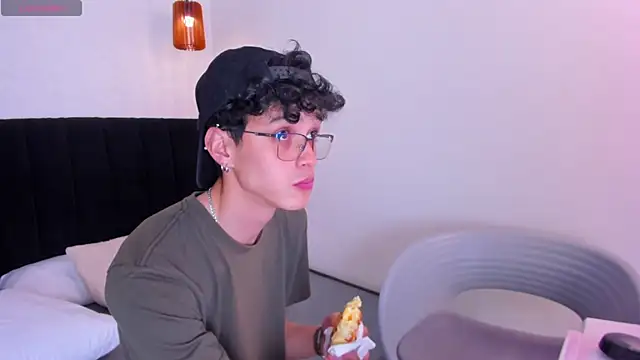 Snapshot of _ruby_red chatting on September 20, 2025, 2:49 am  ruby red online show from September 20, 2025, 2:49 am