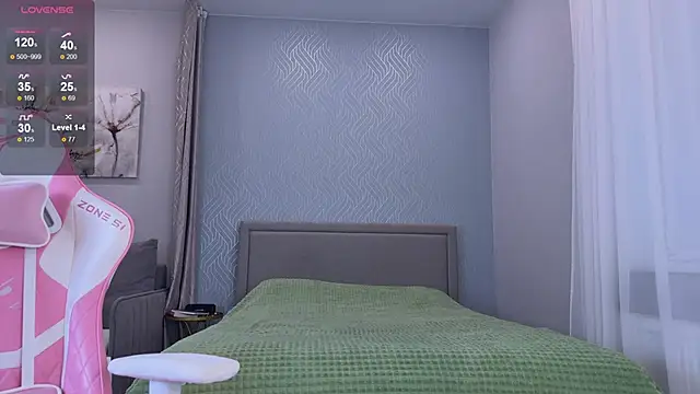 Snapshot of Madison_Davies_ chatting on October 1, 2025, 4:28 am Madison Davies  online show from October 1, 2025, 4:28 am