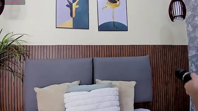 Snapshot of EmillyHarper_ chatting on November 1, 2025, 4:30 am EmillyHarper  online show from November 1, 2025, 4:30 am