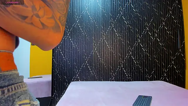 Miss Ariaa online show from October 7, 2025, 11:44 am