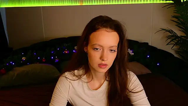 SallyPinkman online show from December 18, 2025, 9:03 am