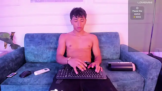 Jaycob Black1 online show from November 17, 2025, 2:32 pm