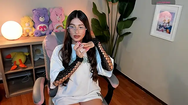 cloemiller   online show from September 18, 2025, 5:21 am