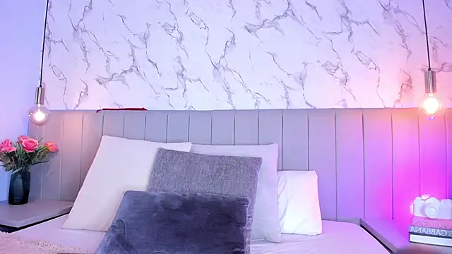 Amber Santana online show from November 16, 2025, 10:24 pm