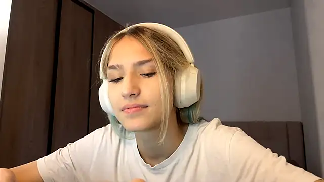 AmeliaCarter online show from September 13, 2025, 12:38 pm