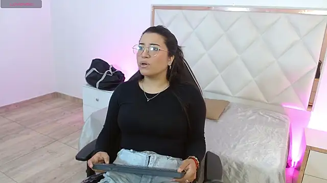 NANAKY TAY online show from October 5, 2025, 12:07 pm